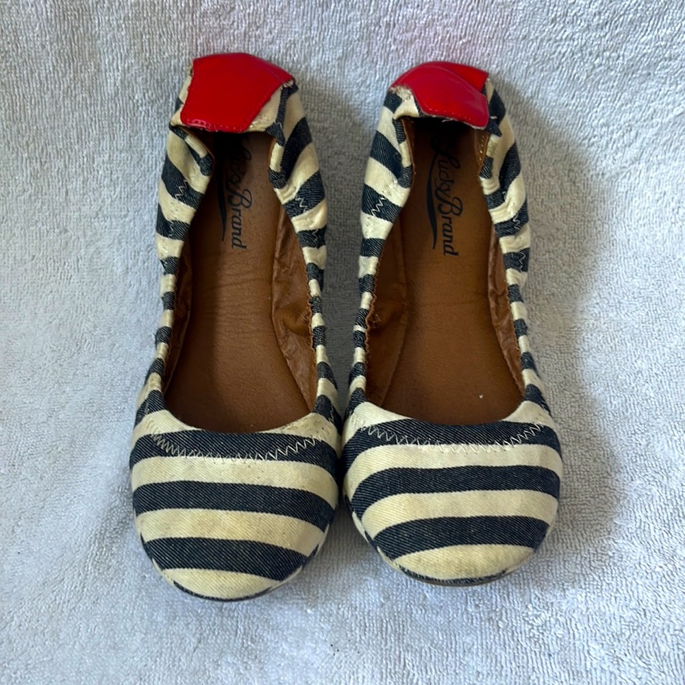 Lucky Brand flats, elastic and comfy, size 7.5 B / 37.5